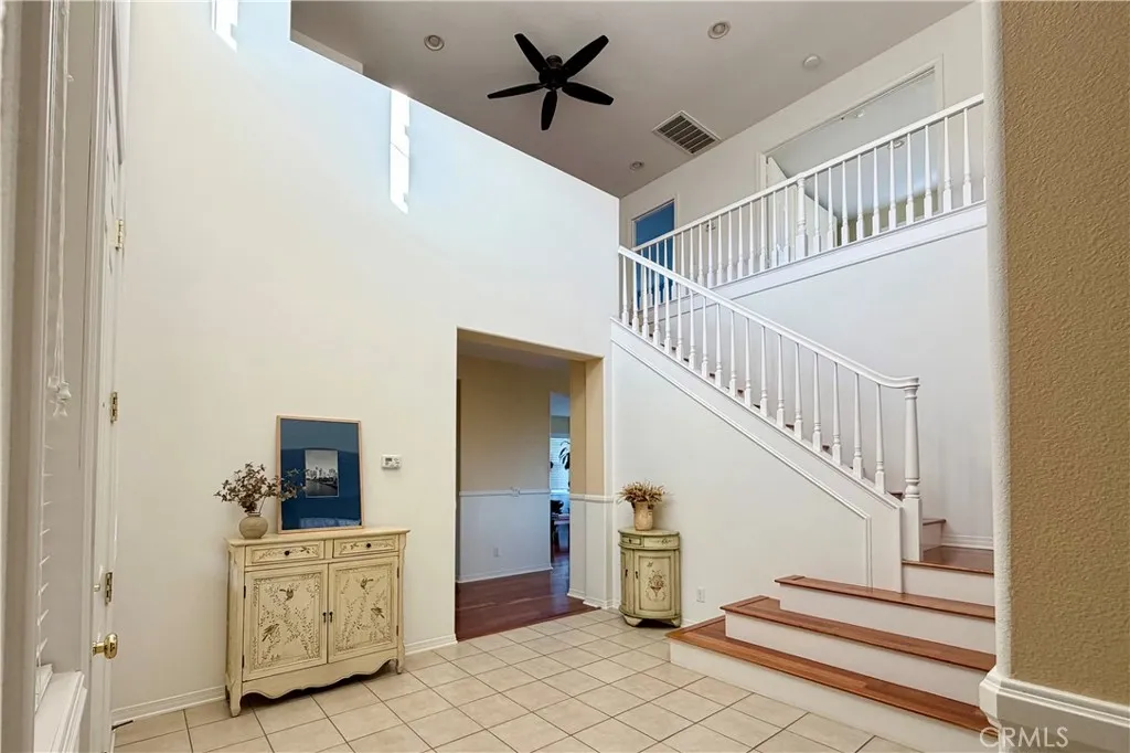 28410 Agajanian, Saugus, California 91390 home-pic-4