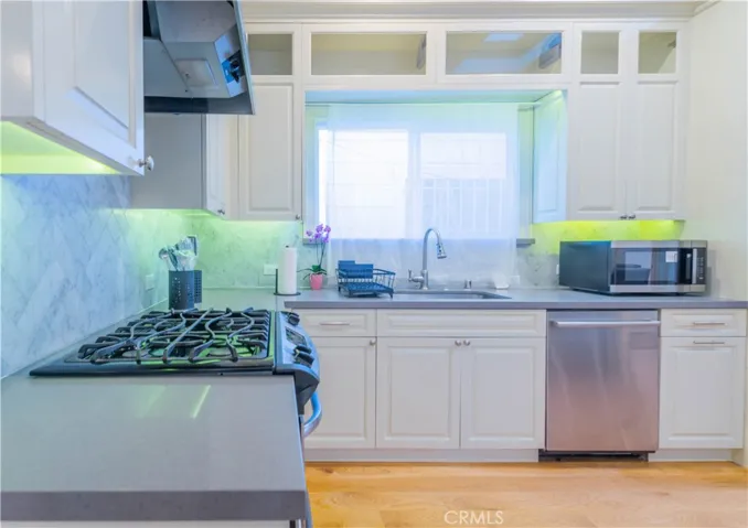 Under cabinet lighting
