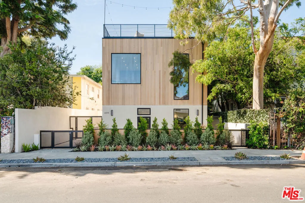 609 Broadway Street, Venice, California 90291 home-pic-30