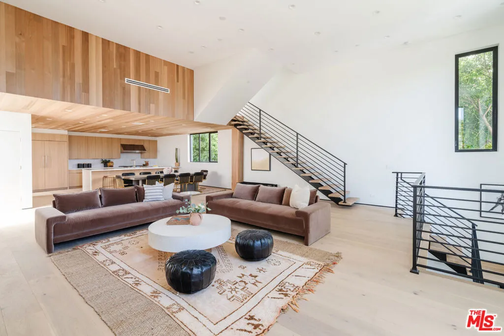 609 Broadway Street, Venice, California 90291 home-pic-2