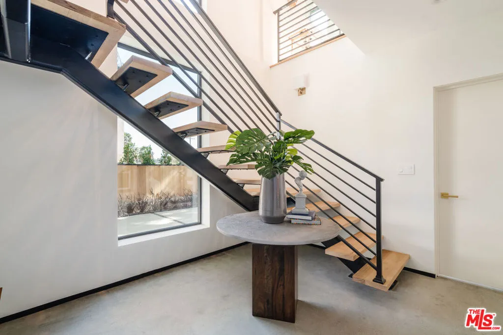 609 Broadway Street, Venice, California 90291 home-pic-7