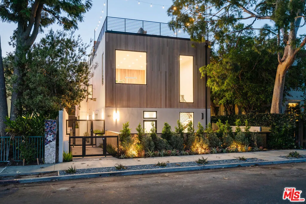 609 Broadway Street, Venice, California 90291 home-pic-4