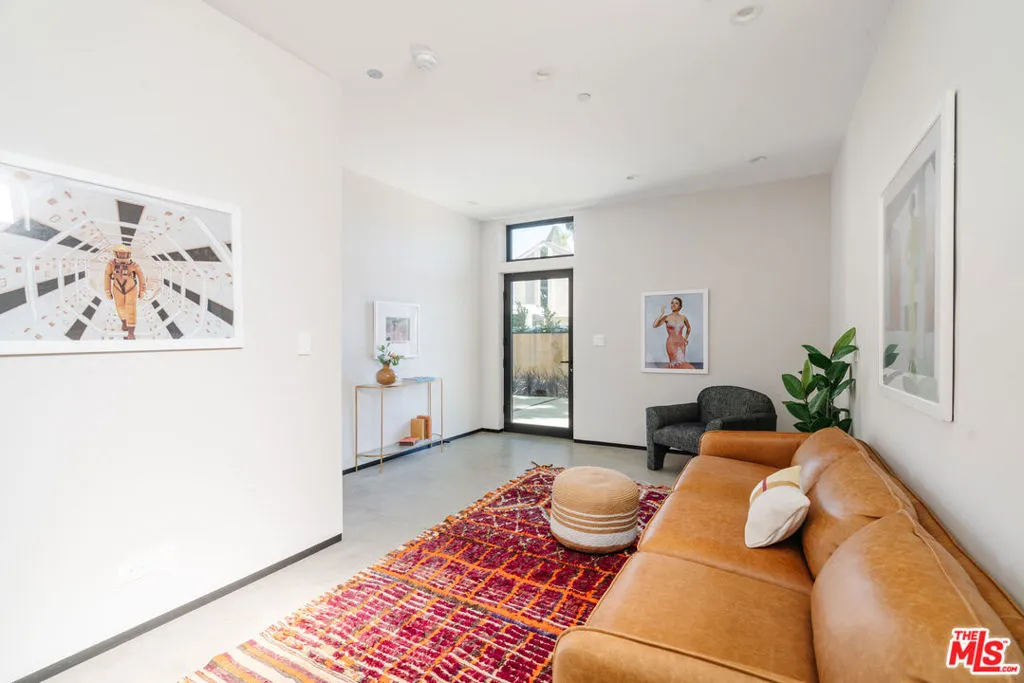 609 Broadway Street, Venice, California 90291 home-pic-3