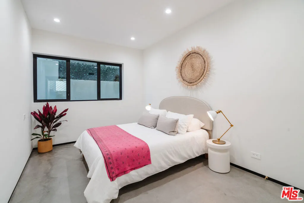 609 Broadway Street, Venice, California 90291 home-pic-18
