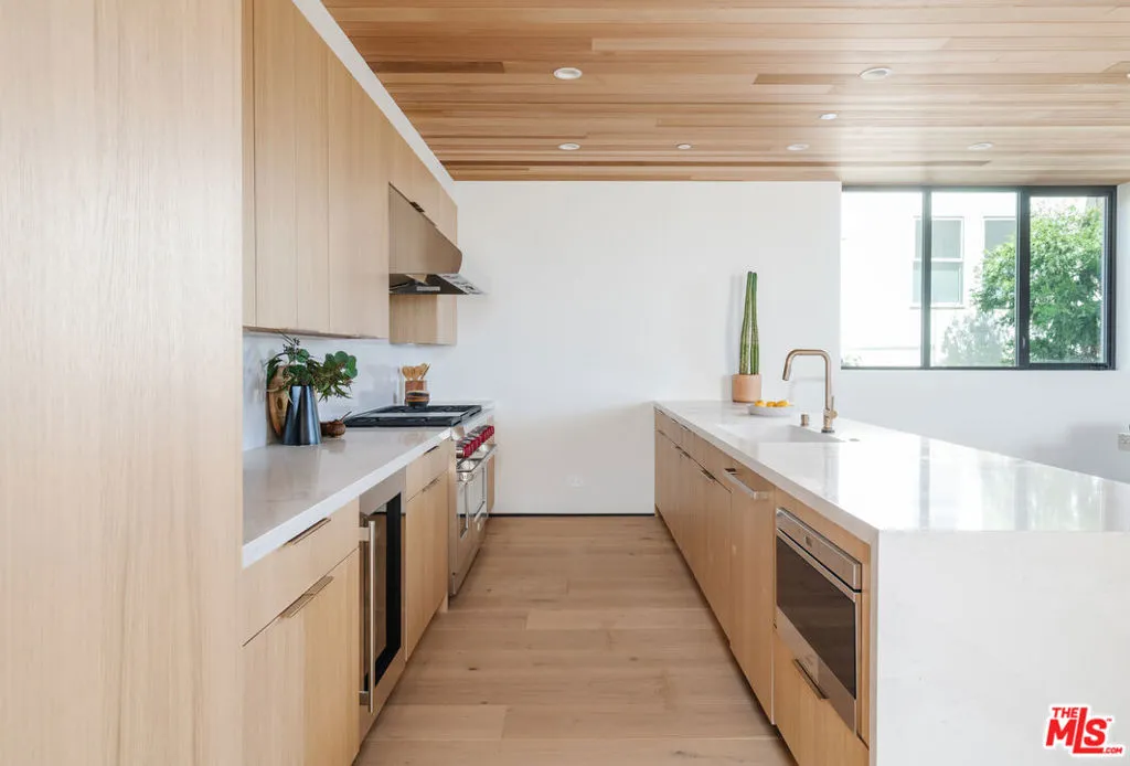 609 Broadway Street, Venice, California 90291 home-pic-12