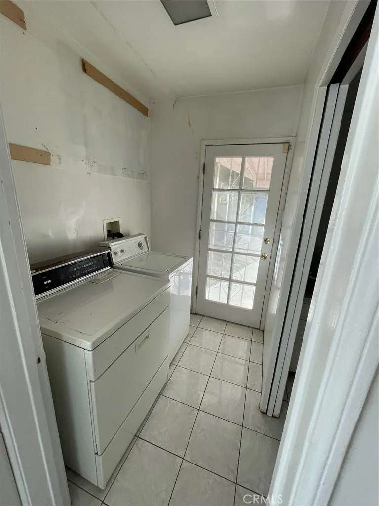 5717 Natick Avenue, Sherman Oaks, California 91411 home-pic-17
