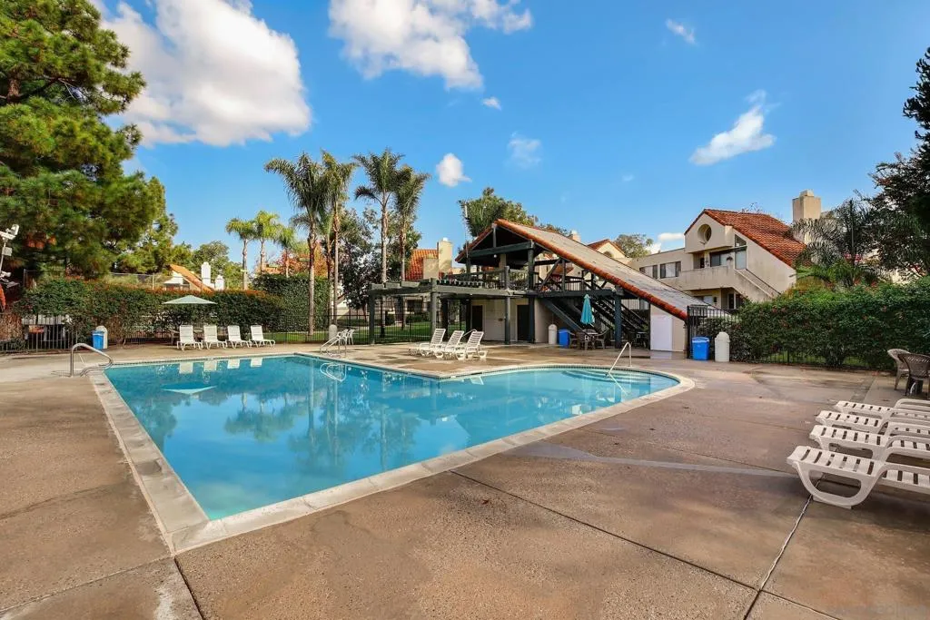 317 N Melrose Dr G, Vista, California 92083 home-pic-27