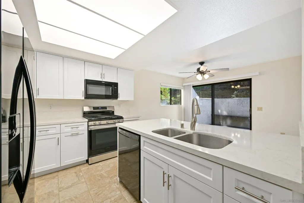 317 N Melrose Dr G, Vista, California 92083 home-pic-7