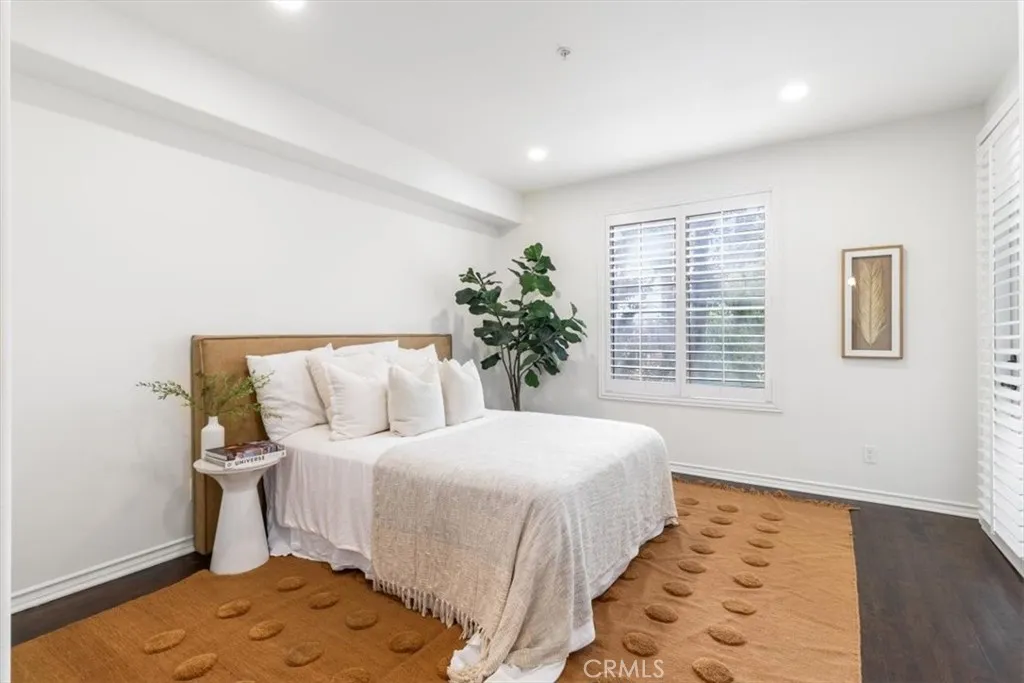 2233 Martin 216, Irvine, California 92612 home-pic-5