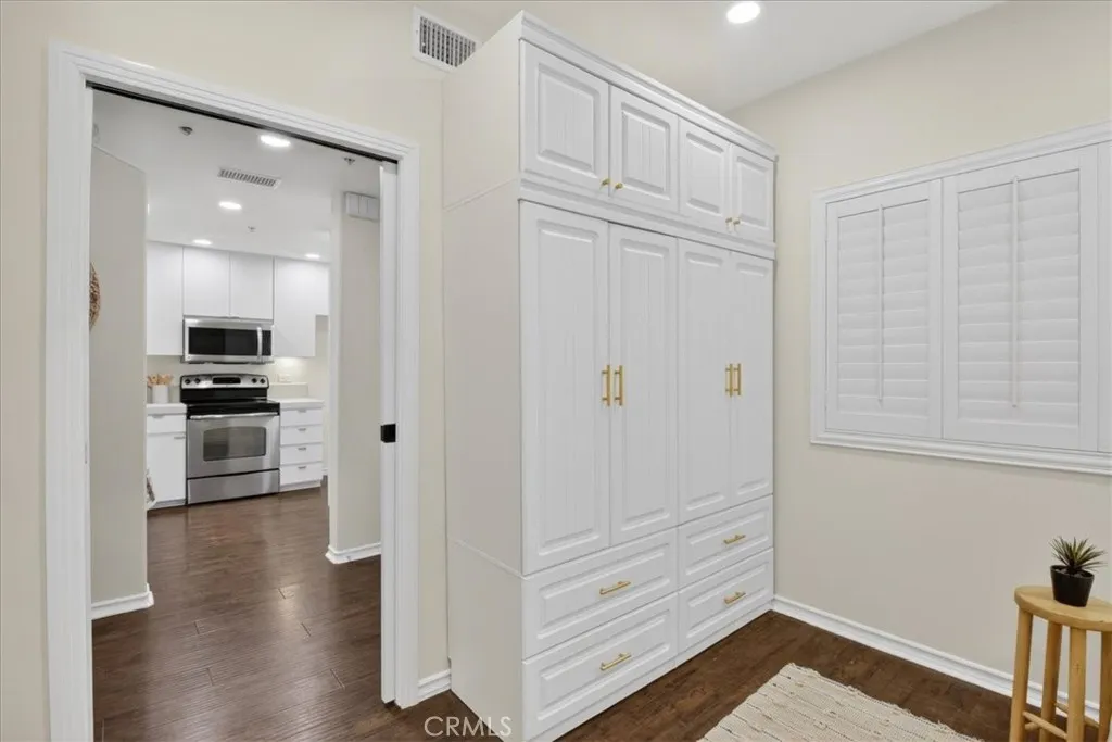 2233 Martin 216, Irvine, California 92612 home-pic-9