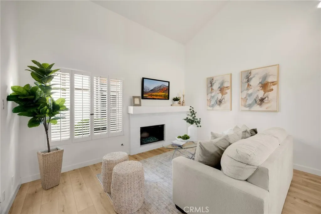 6308 Friends Avenue A, Whittier, California 90601 home-pic-2