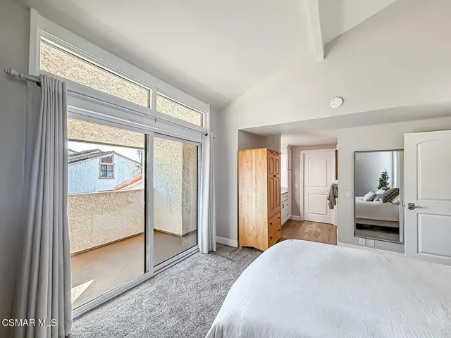 iPrimary Bedroom Suite and Balcony3