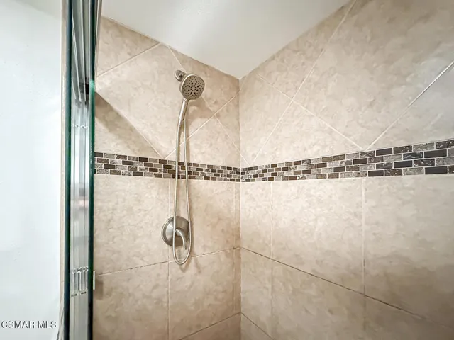 iPrimary Bedroom Suite and Balcony7