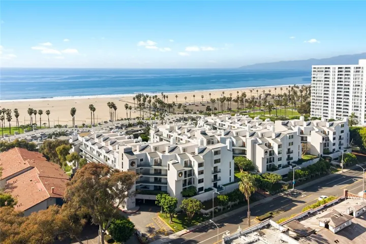 2940 Neilson Way 302, Santa Monica, California 90405