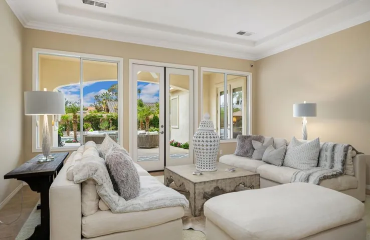 10-custom-SDEsplanade_OPMG_0126_014