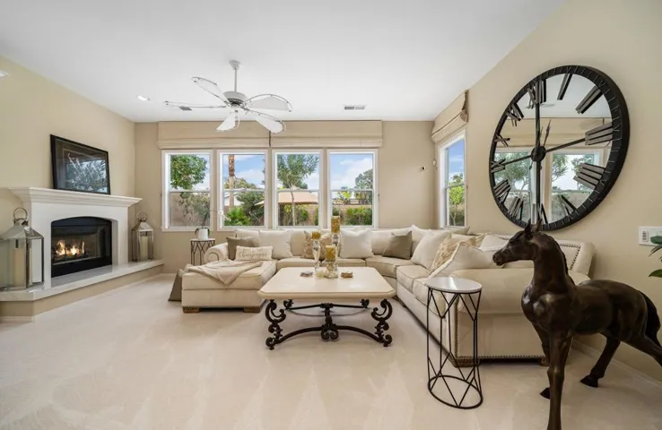 22-custom-SDEsplanade_OPMG_0126_026