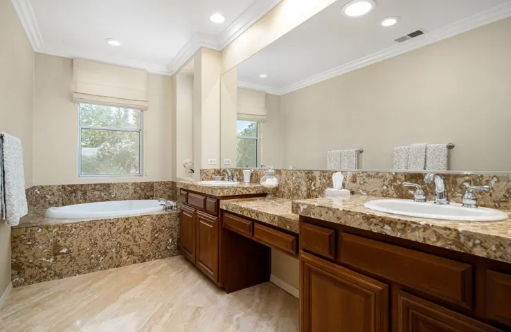 27-custom-SDEsplanade_OPMG_0126_044