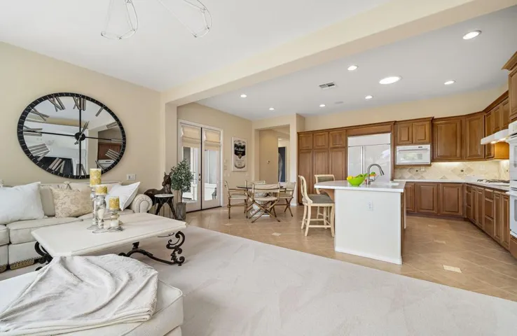 24-custom-SDEsplanade_OPMG_0126_028