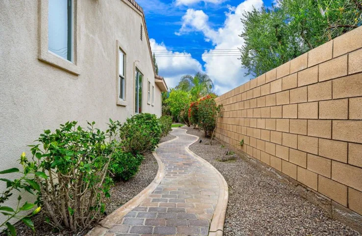 35-custom-SDEsplanade_OPMG_0126_051