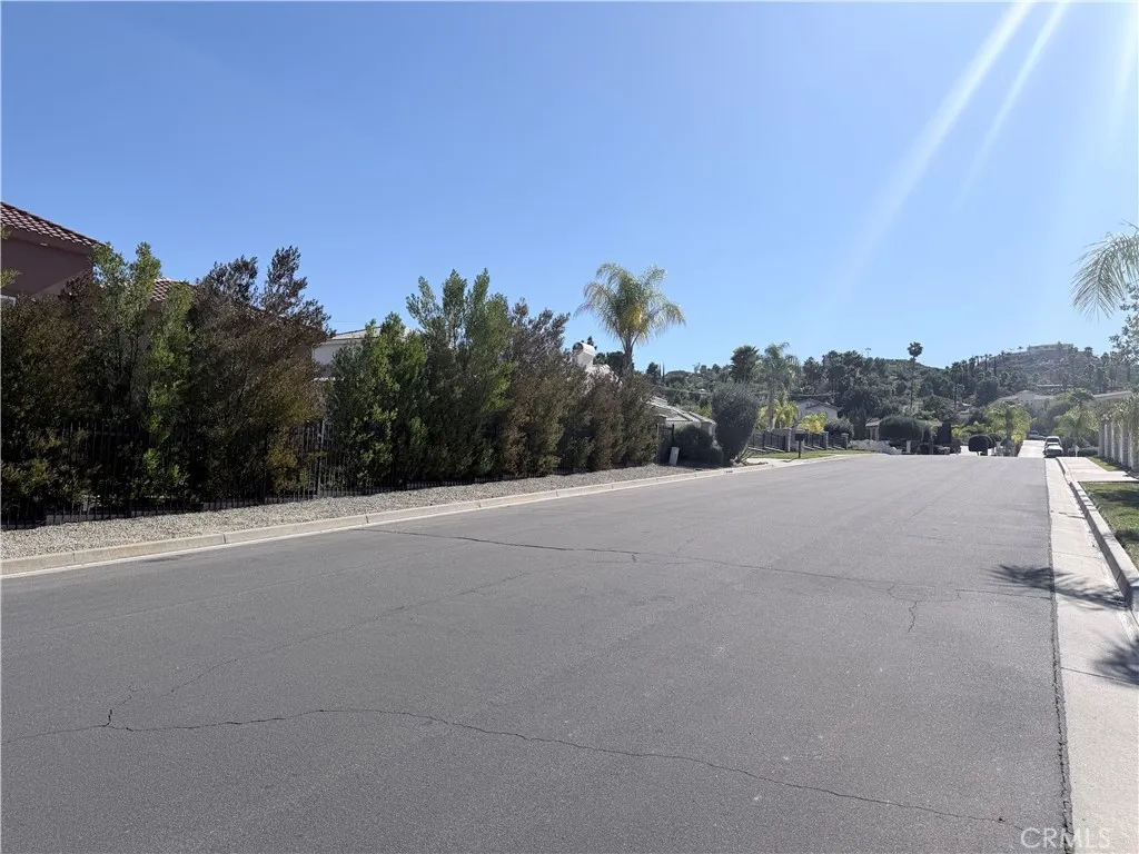 27370 Stonehenge, Hemet, California 92544 home-pic-2