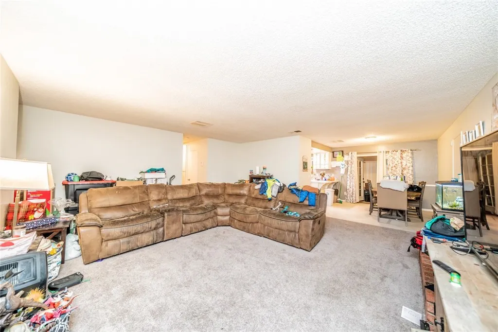 17307 Longmeadow, Palmdale, California 93591 home-pic-6