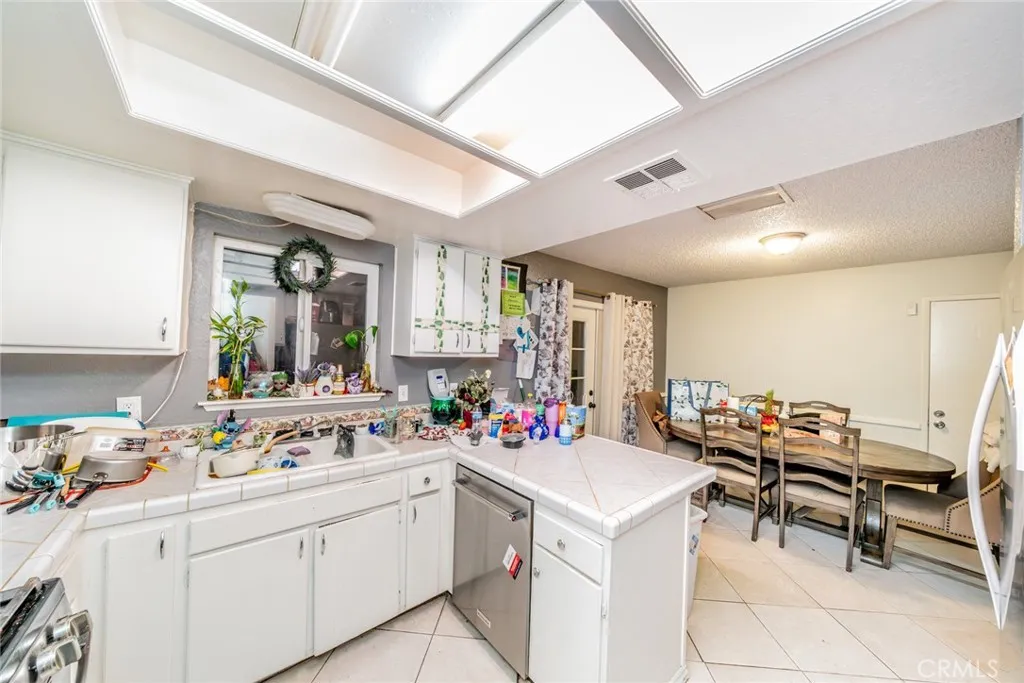17307 Longmeadow, Palmdale, California 93591 home-pic-11