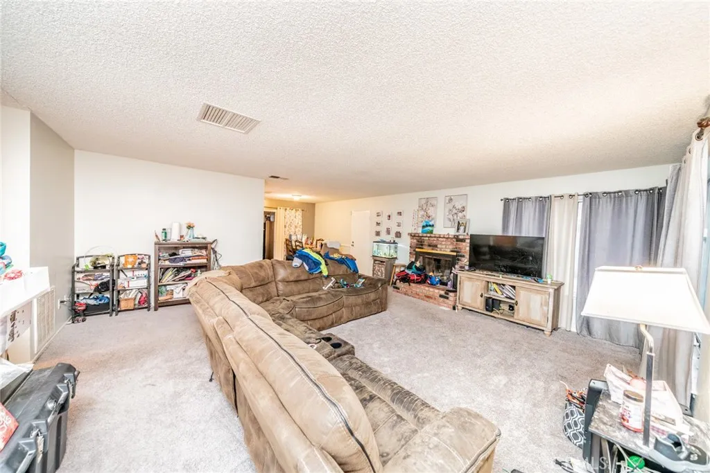 17307 Longmeadow, Palmdale, California 93591 home-pic-5