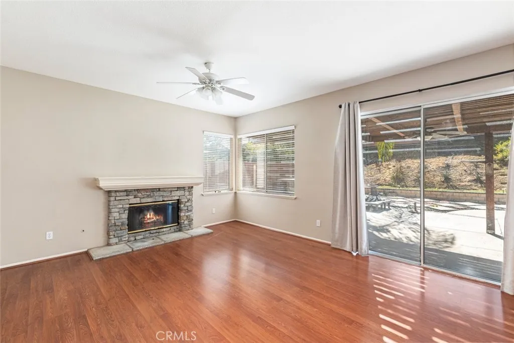 660 Glen Springs, Corona, California 92882 home-pic-19