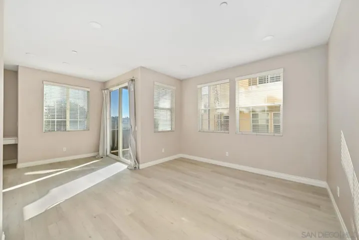 5074 Cascade Way 102, Oceanside, California 92057
