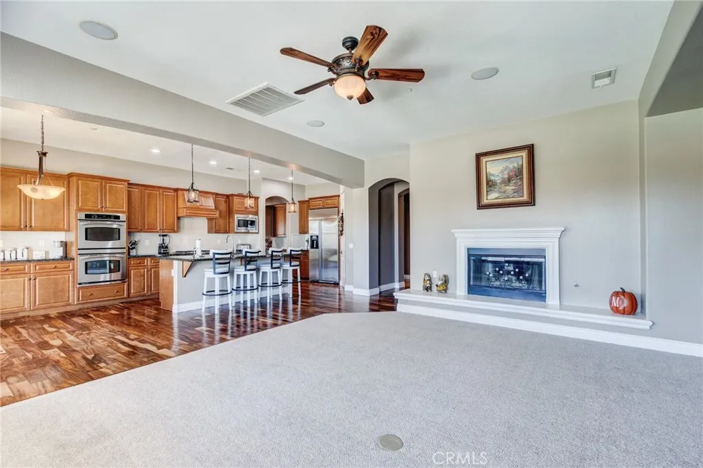 13195 Trailwood Way, Apple Valley, California 92308 home-pic-21