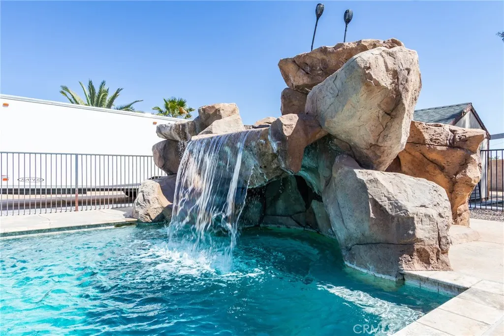 13195 Trailwood Way, Apple Valley, California 92308 home-pic-68