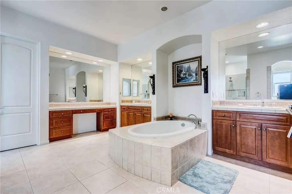 13195 Trailwood Way, Apple Valley, California 92308 home-pic-33