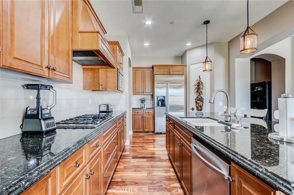 13195 Trailwood Way, Apple Valley, California 92308 home-pic-23