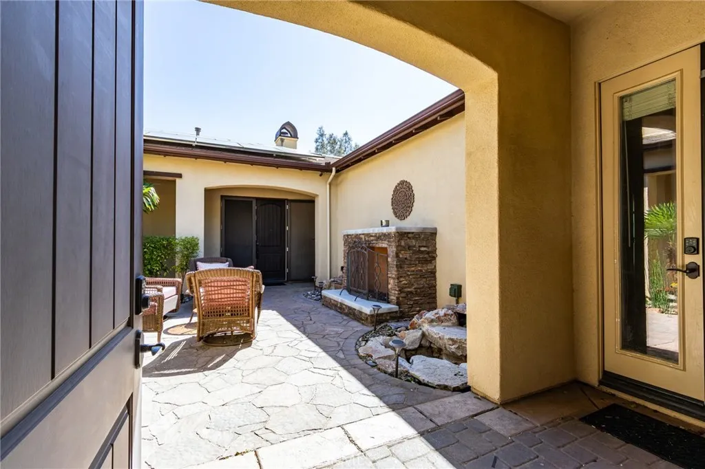 13195 Trailwood Way, Apple Valley, California 92308 home-pic-7