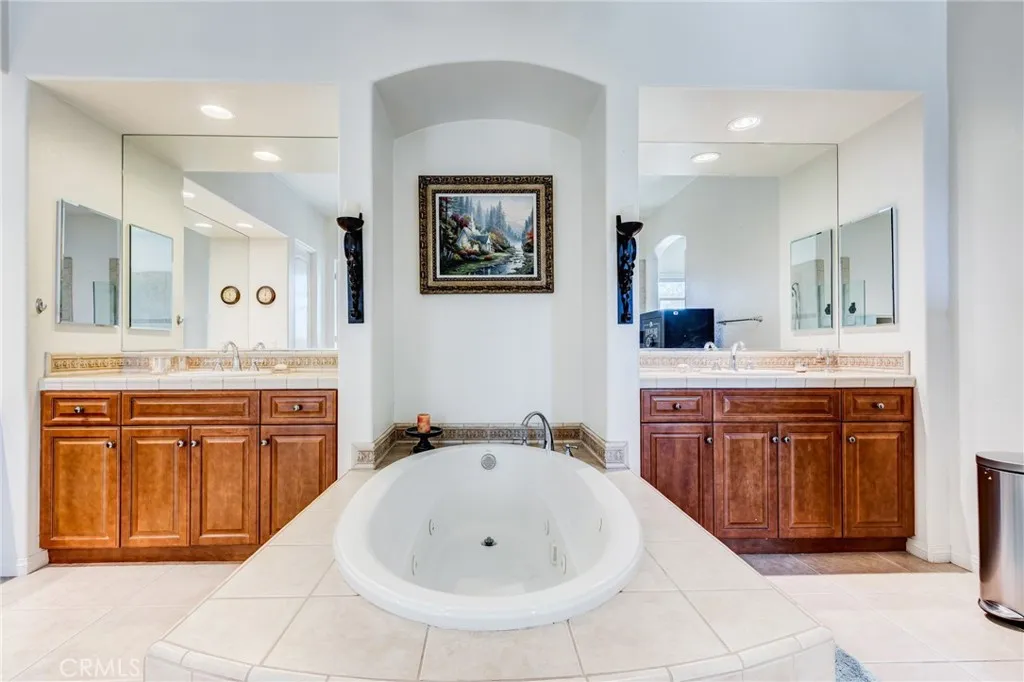 13195 Trailwood Way, Apple Valley, California 92308 home-pic-34
