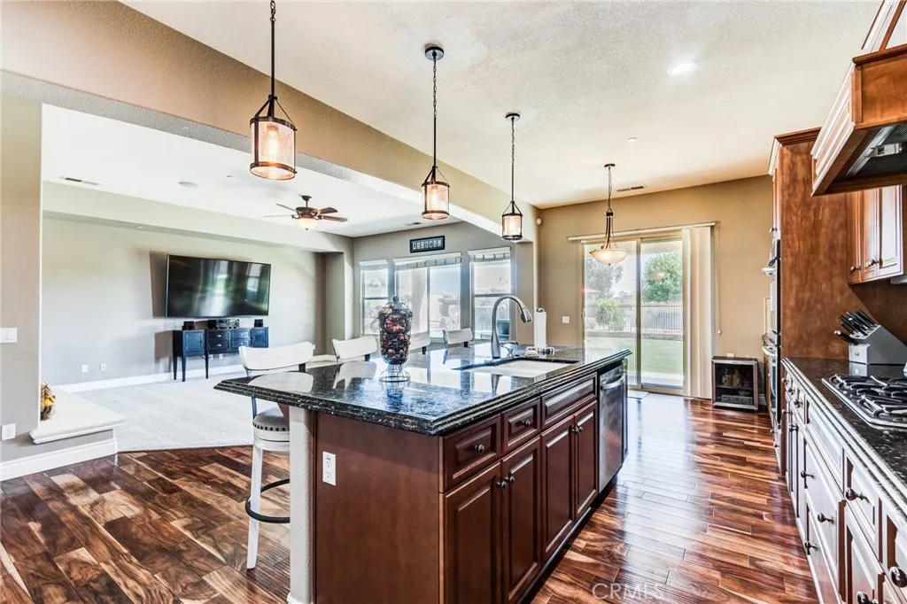 13195 Trailwood Way, Apple Valley, California 92308 home-pic-17