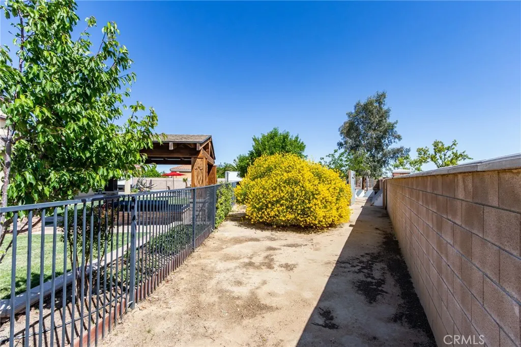 13195 Trailwood Way, Apple Valley, California 92308 home-pic-73