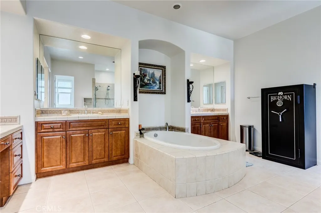 13195 Trailwood Way, Apple Valley, California 92308 home-pic-32