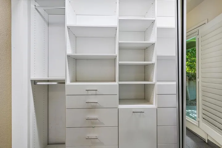 1019