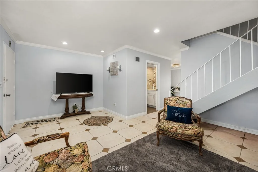 11701 Blackthorn, Orange, California 92869 home-pic-10