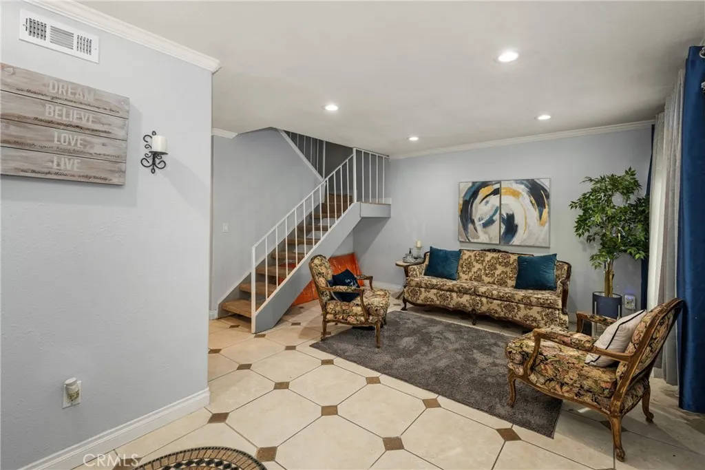 11701 Blackthorn, Orange, California 92869 home-pic-8