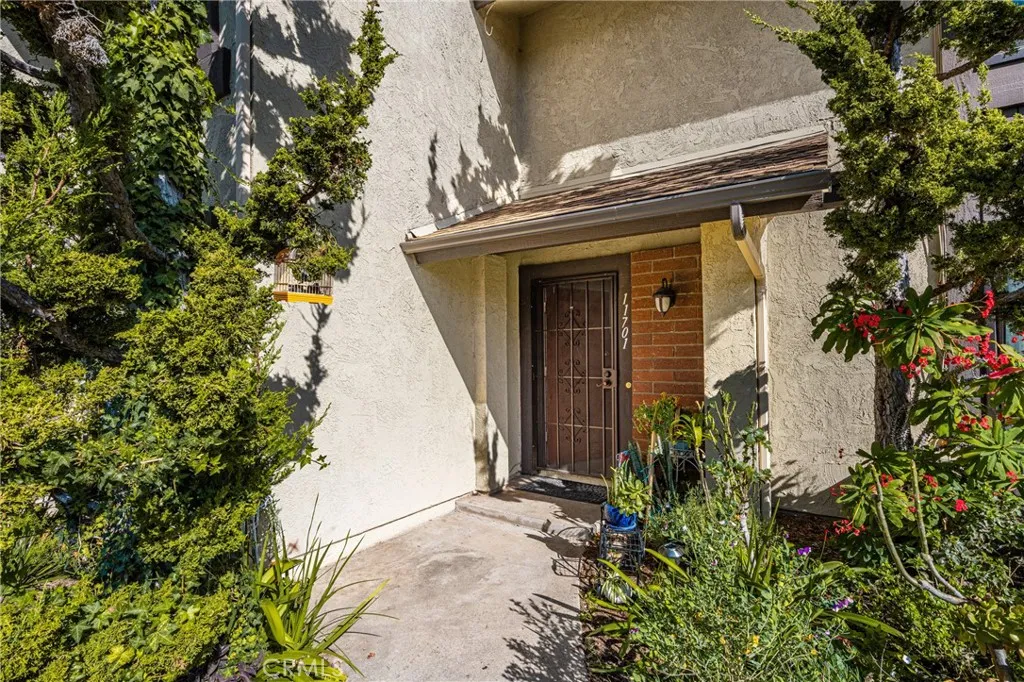 11701 Blackthorn, Orange, California 92869 home-pic-5