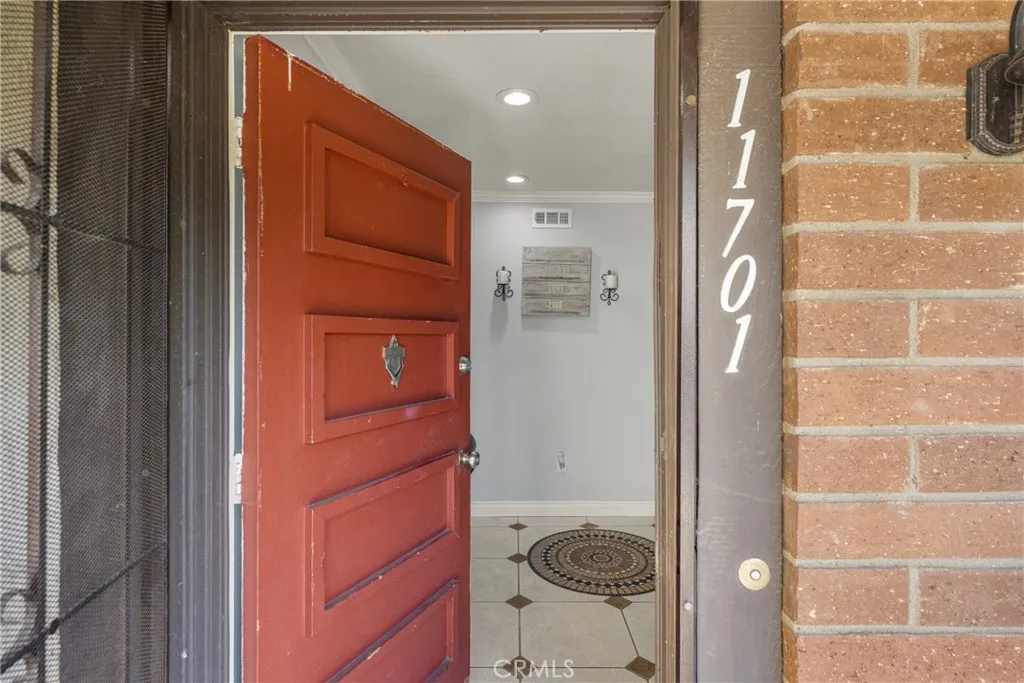 11701 Blackthorn, Orange, California 92869 home-pic-7