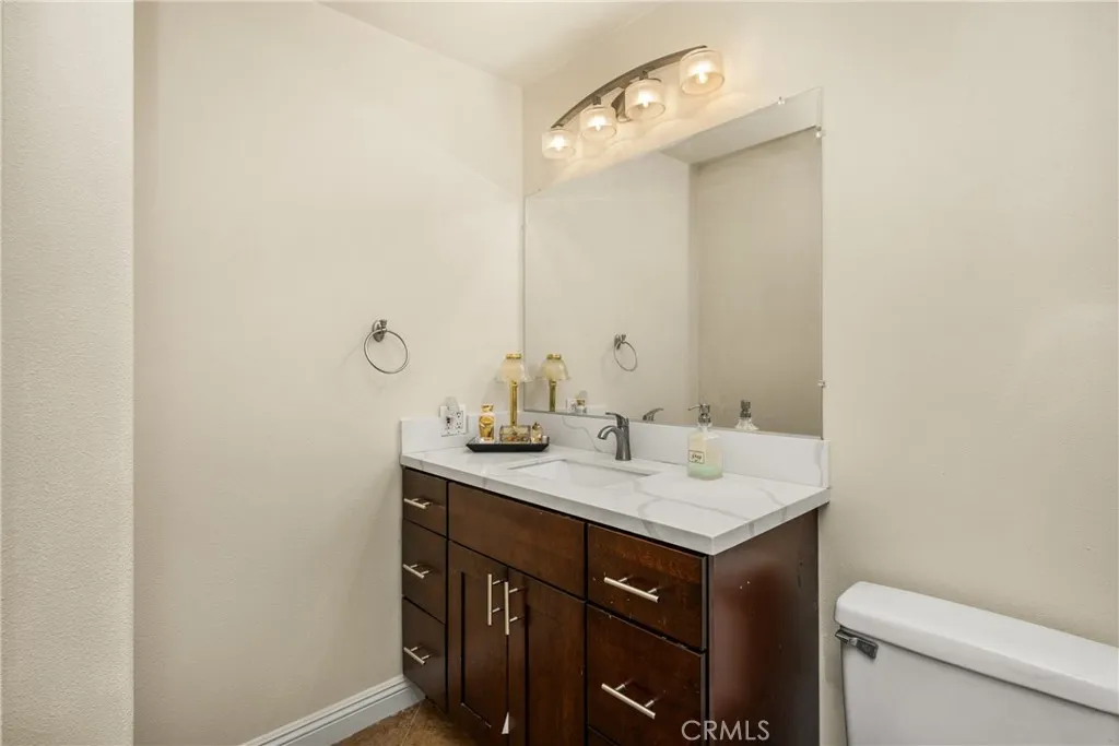 11701 Blackthorn, Orange, California 92869 home-pic-35