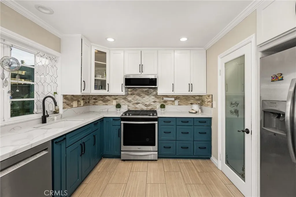 11701 Blackthorn, Orange, California 92869 home-pic-20