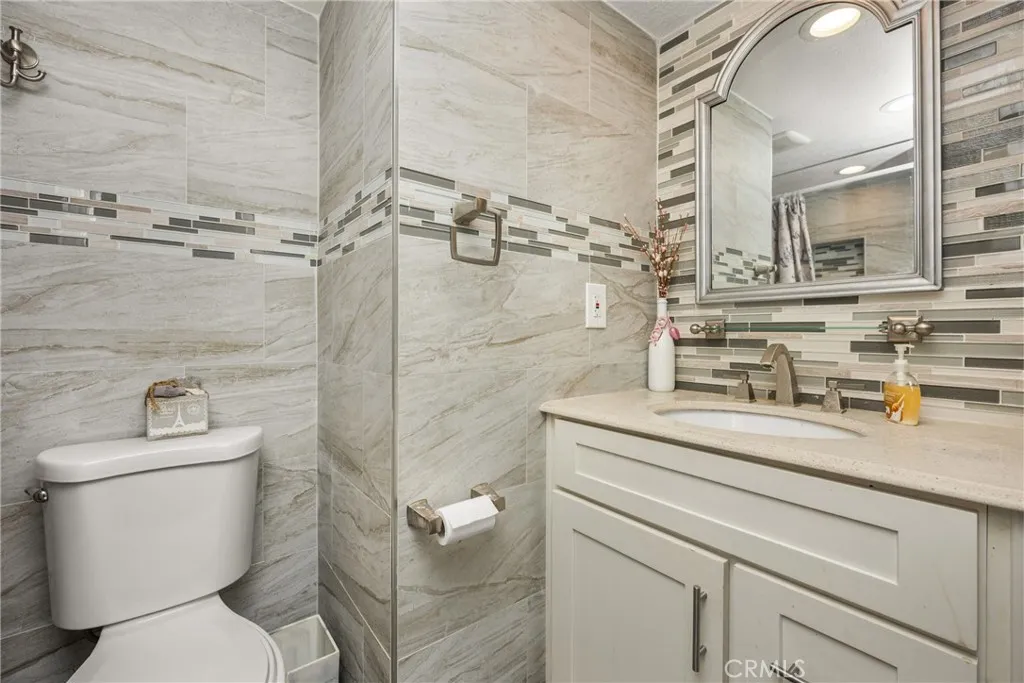 11701 Blackthorn, Orange, California 92869 home-pic-14