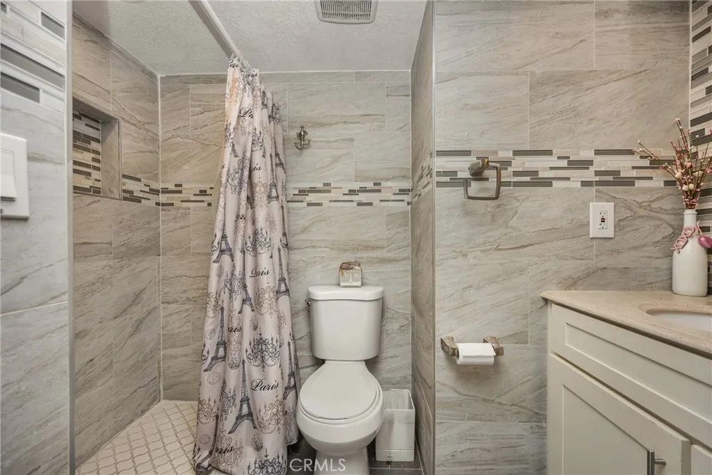 11701 Blackthorn, Orange, California 92869 home-pic-13