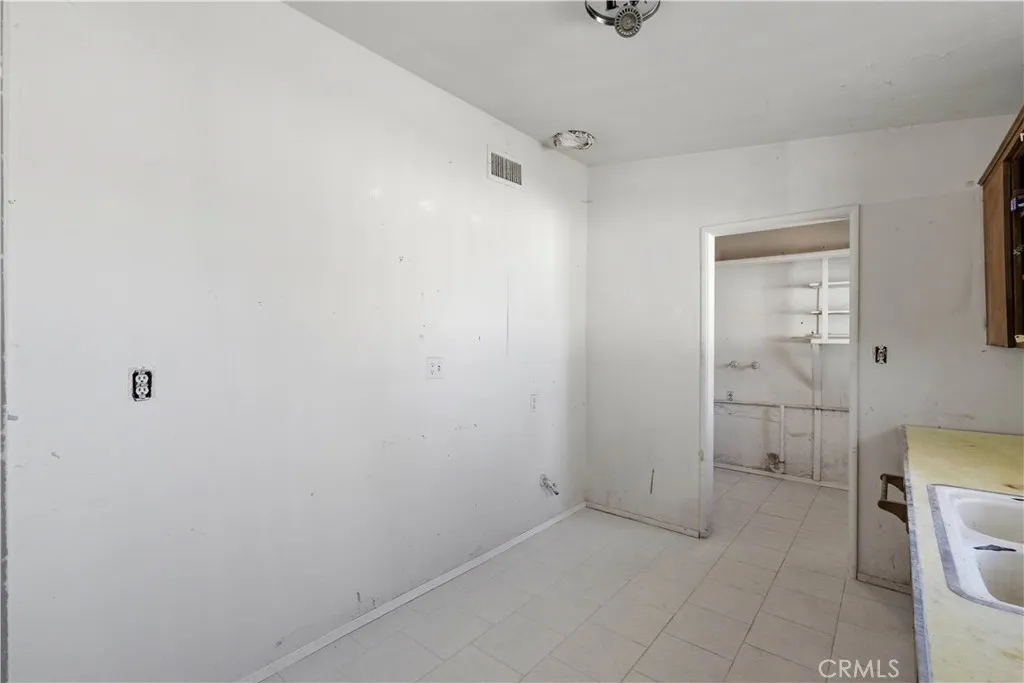 10380 Baker Road, Lucerne Valley, California 92356 home-pic-10