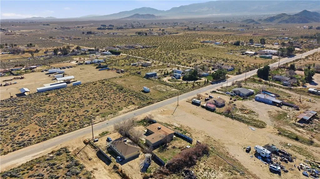 10380 Baker Road, Lucerne Valley, California 92356 home-pic-34