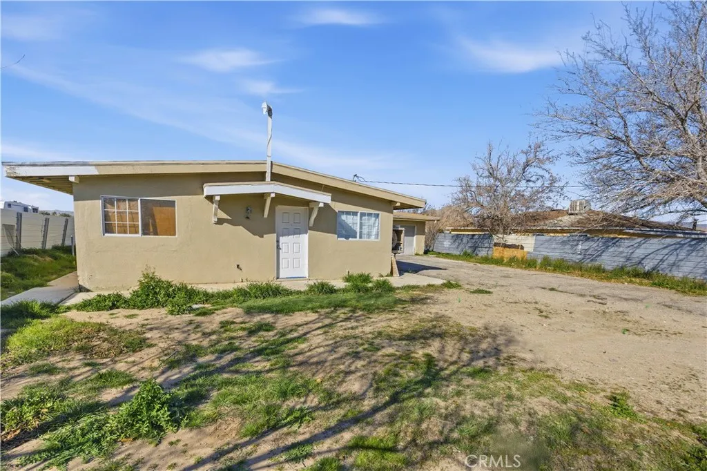 10380 Baker Road, Lucerne Valley, California 92356 home-pic-3